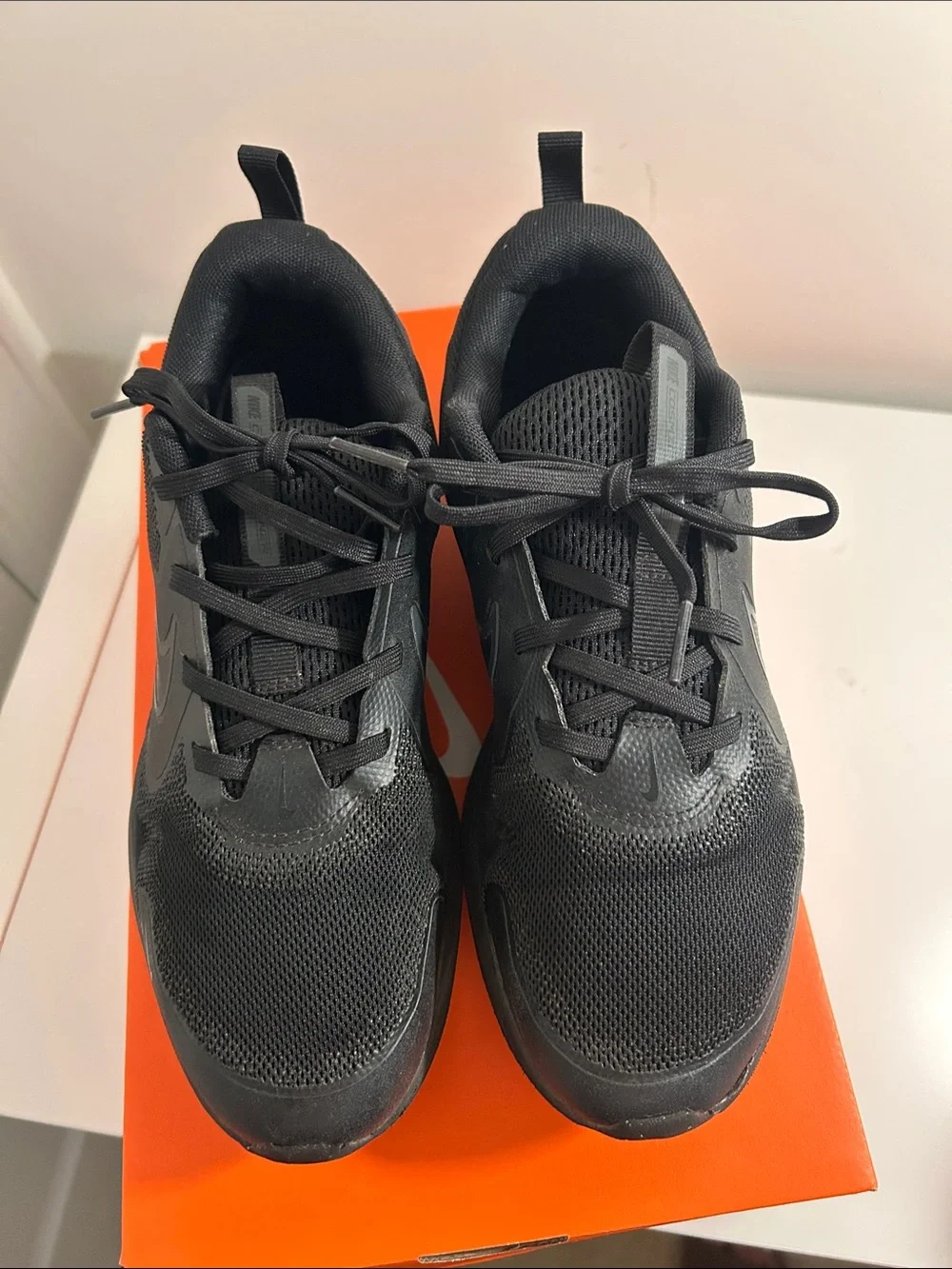 Nike Kids 6.5 Black Athletic Sneakers